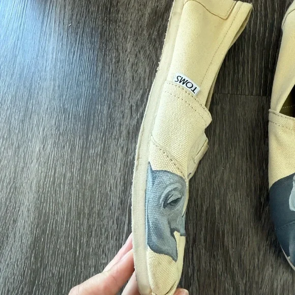 TOMS Custom painted shoes - Picture 5 of 9